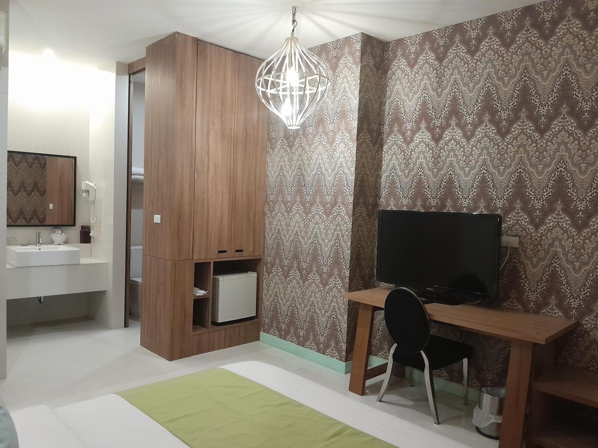 Pimnara Boutique By Simply Serene Patong